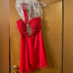 Juliet Red Off the shoulder prom/homecoming/formal dress